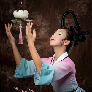 速发儿童古典演演出服童中国舞古风山鬼扇子舞蹈步服步生莲表舞服