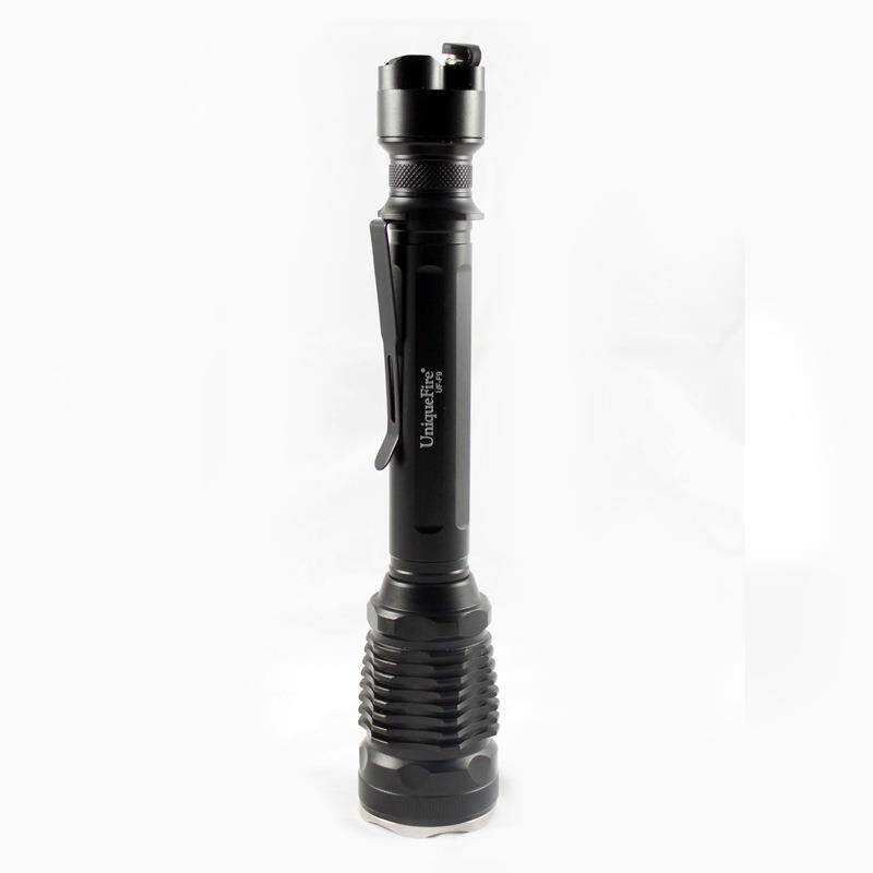 UF-F9 XM-L2白光LED 18650可充电强光家用户外多功能远射手电筒
