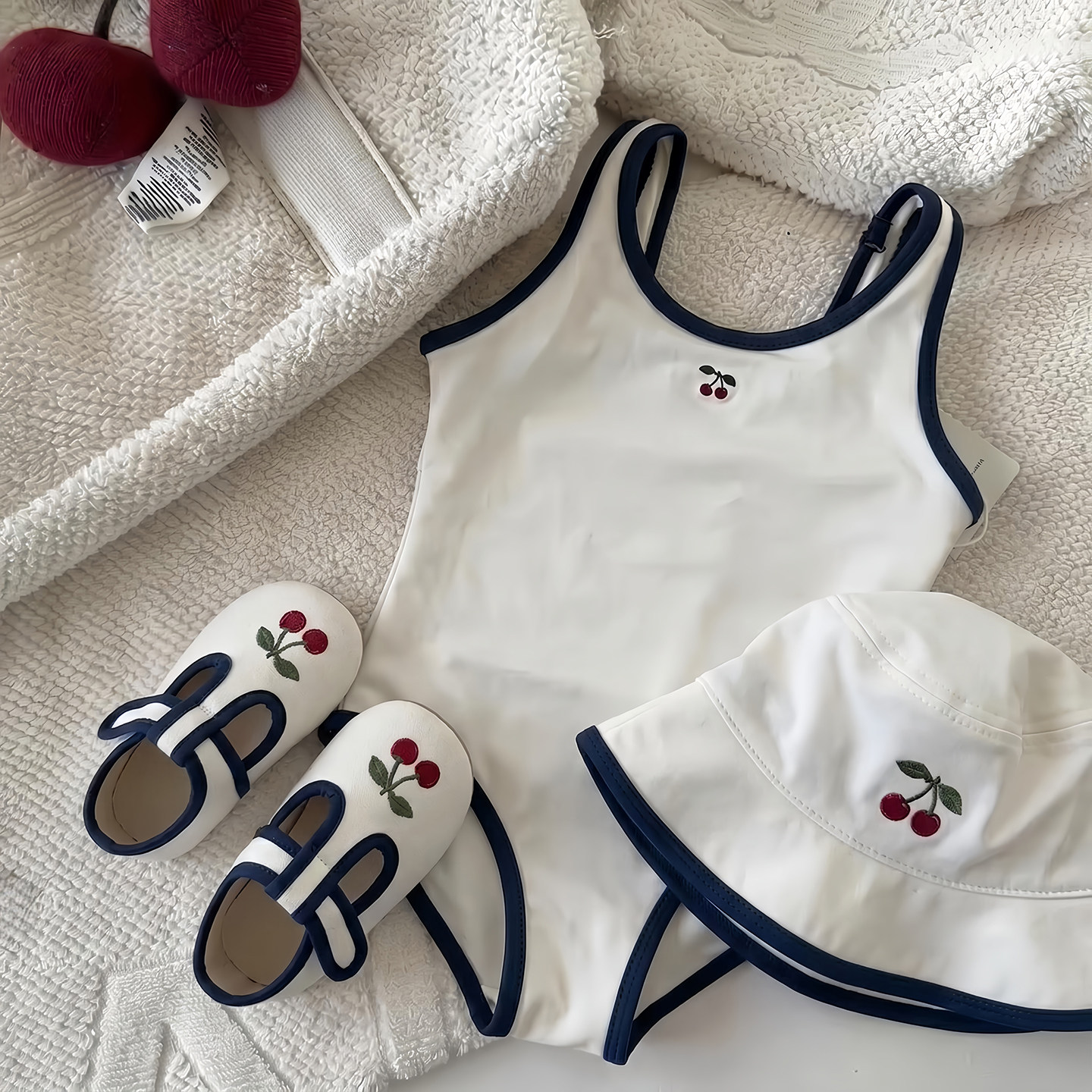 儿童泳衣女孩夏季2026新款洋气韩版女宝宝白色游泳衣女童连体泳装