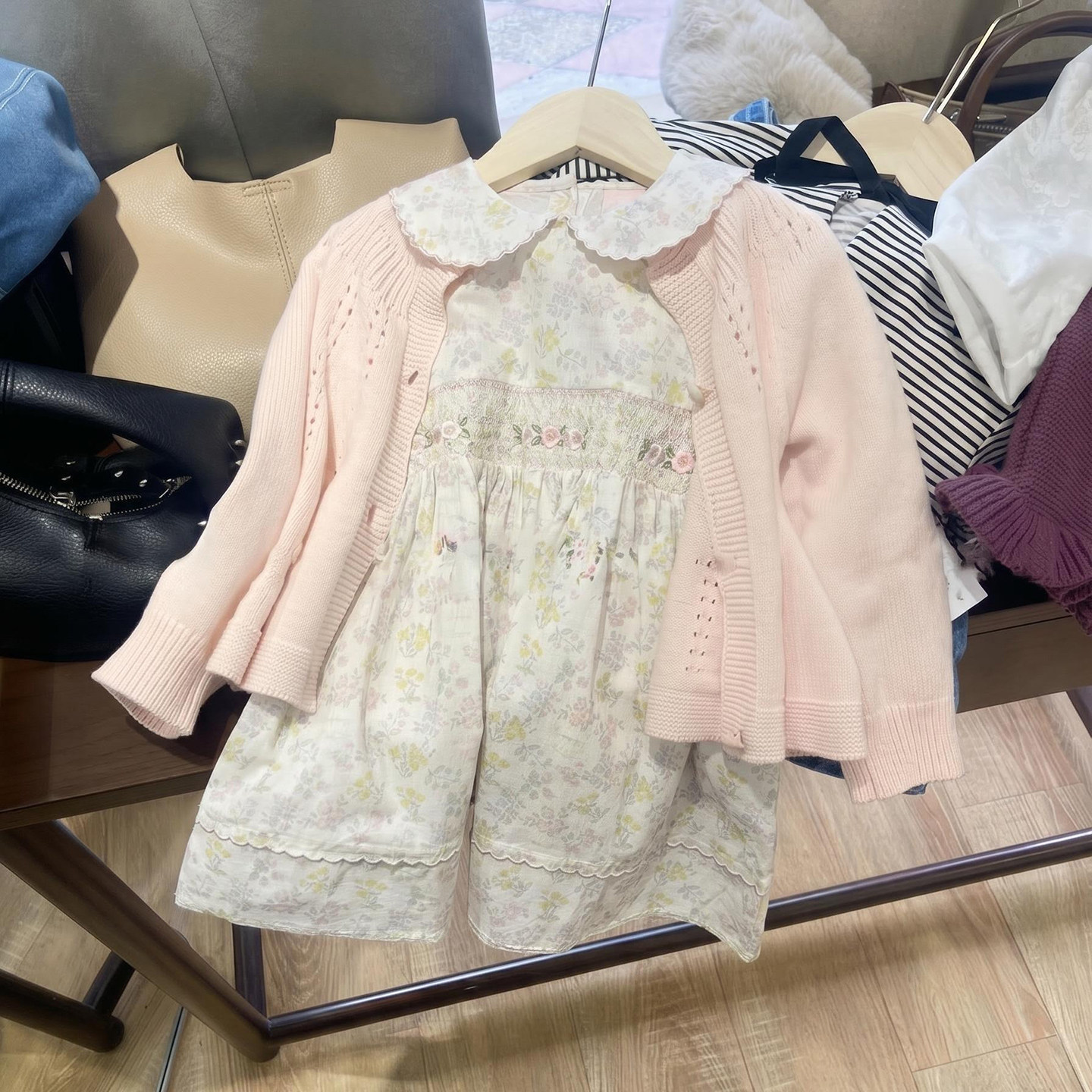 女童连衣裙2026春秋新款韩版童装女宝宝洋气儿童时髦娃娃领碎花裙