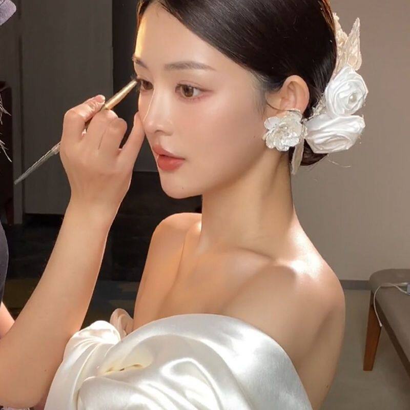极速新娘头饰韩式缎面森系超仙花朵边夹甜L美简约发夹结婚纱礼服