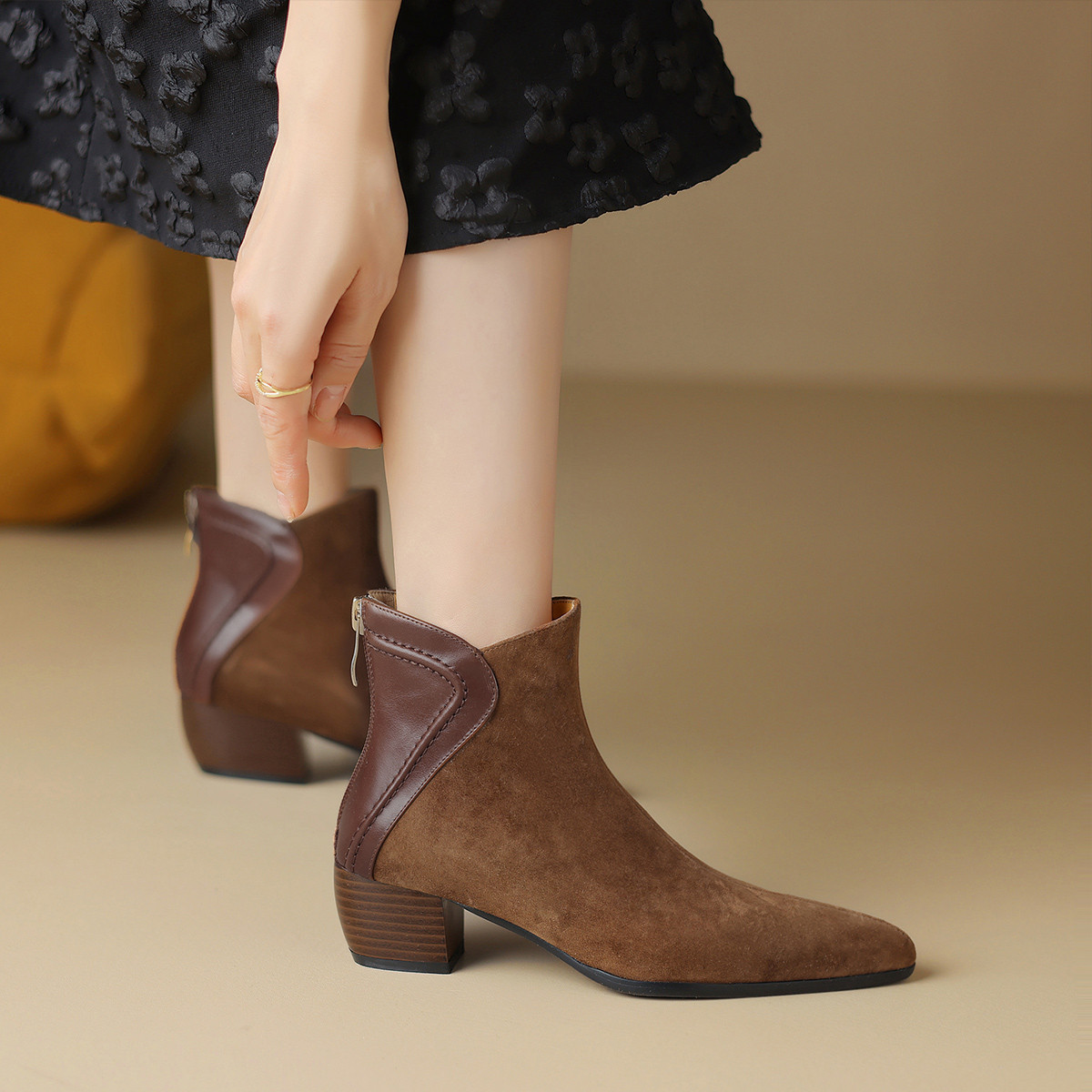 星期六羊反绒黑色舒适休闲时装靴