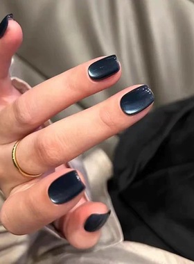 2025年新款纯手工穿戴甲秋冬暗黑系列水光蓝色玻璃珠猫眼显白美甲