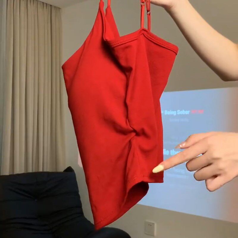 新品美背小吊带背心带胸垫女夏季B大码显瘦设计感小众短款褶皱上