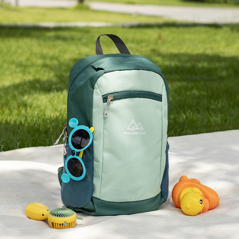儿童户外超轻小书包男孩轻便背包