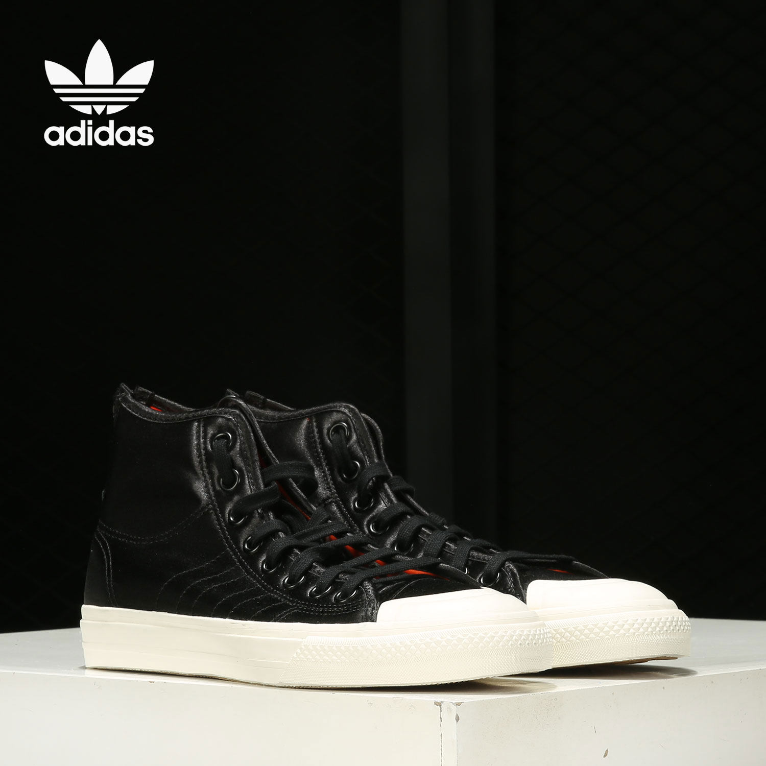 阿迪达斯男女fw0263经典运动鞋