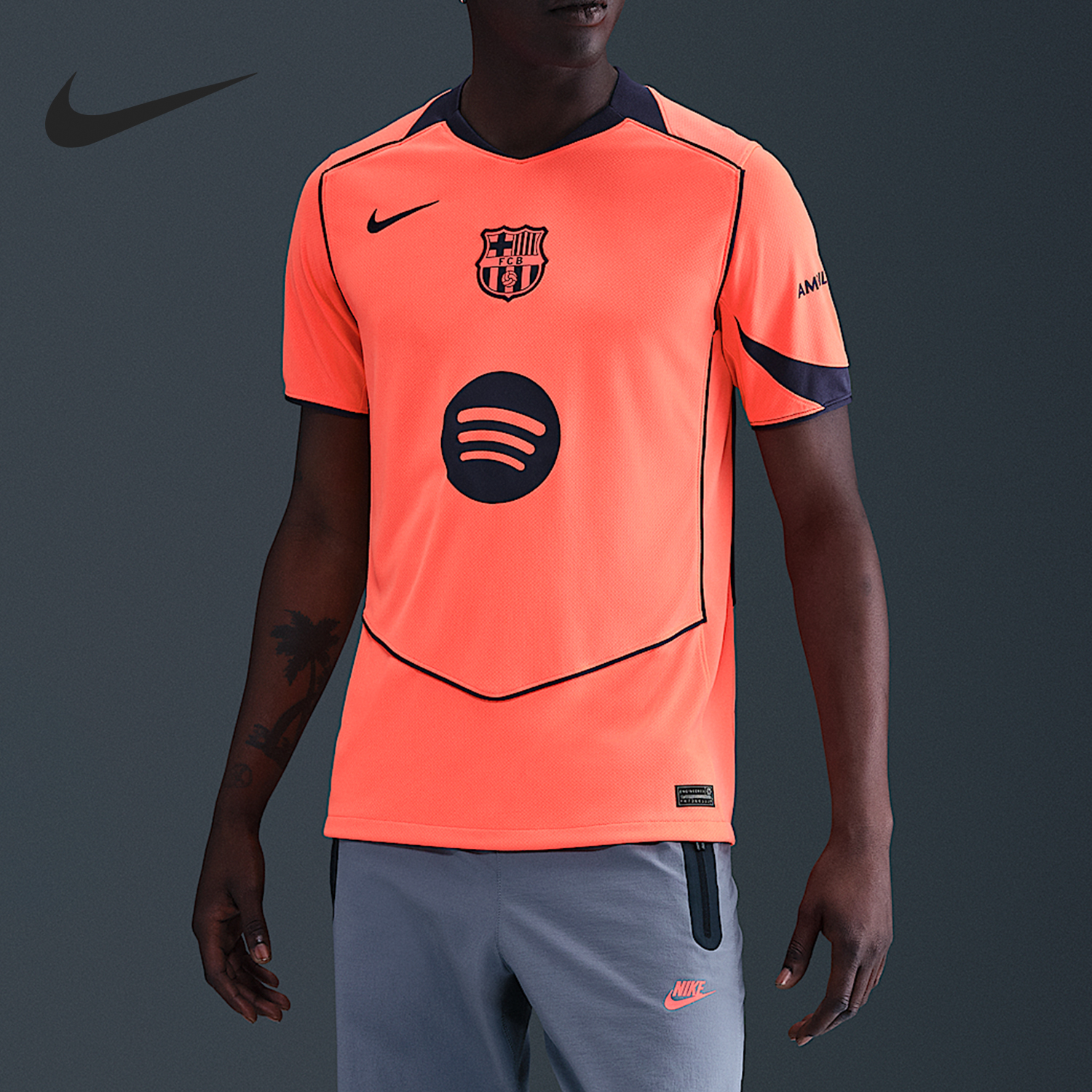 Nike/耐克官方正品Dri-FIT男士足球运动训练透气短袖HM3201-855