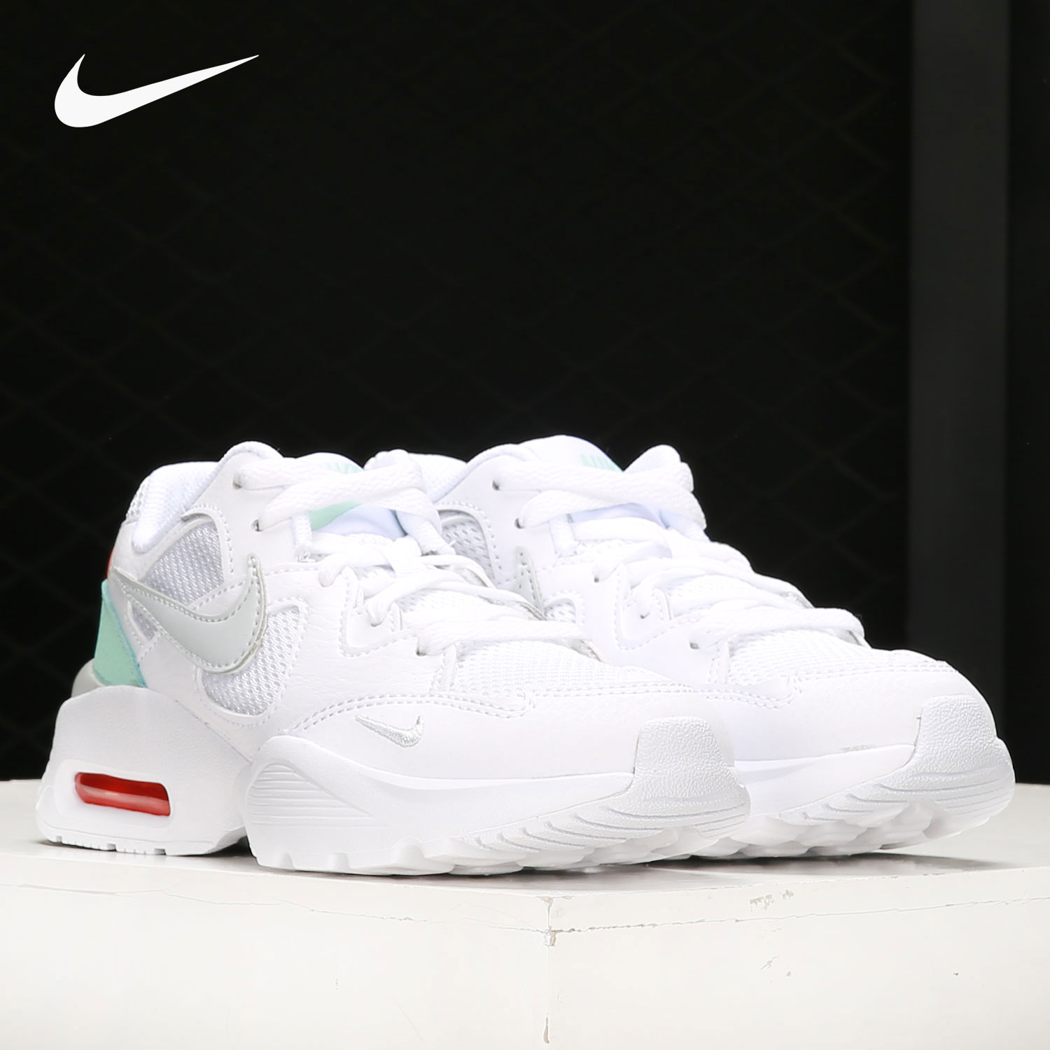 耐克春季轻便透气休闲运动鞋