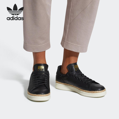 Adidas/阿迪达斯正品三叶草当季新款女子休闲运动板鞋DA9536