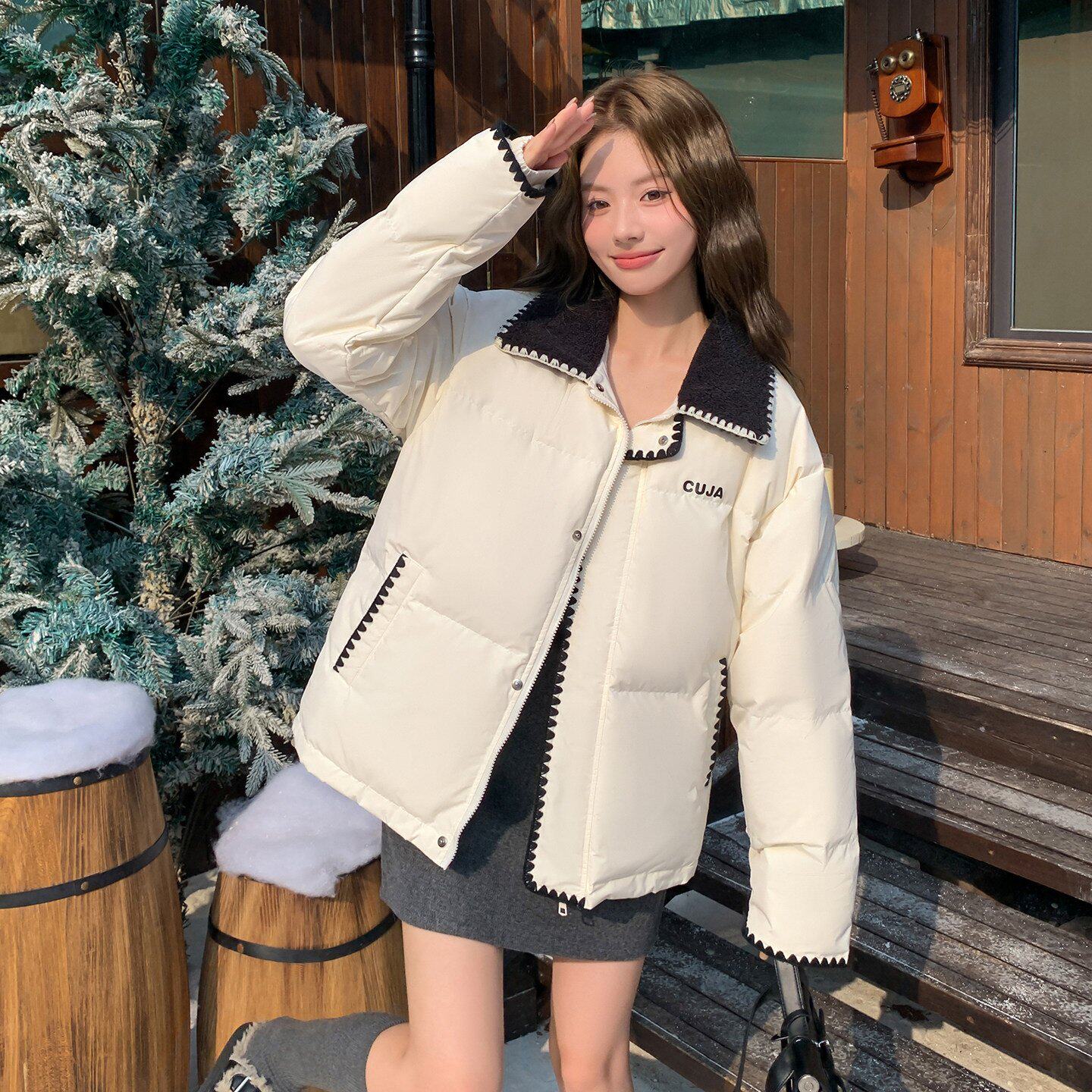 短款羽绒服女冬季2025新款贝壳绣羊羔毛翻领白鸭绒加厚宽松外套潮