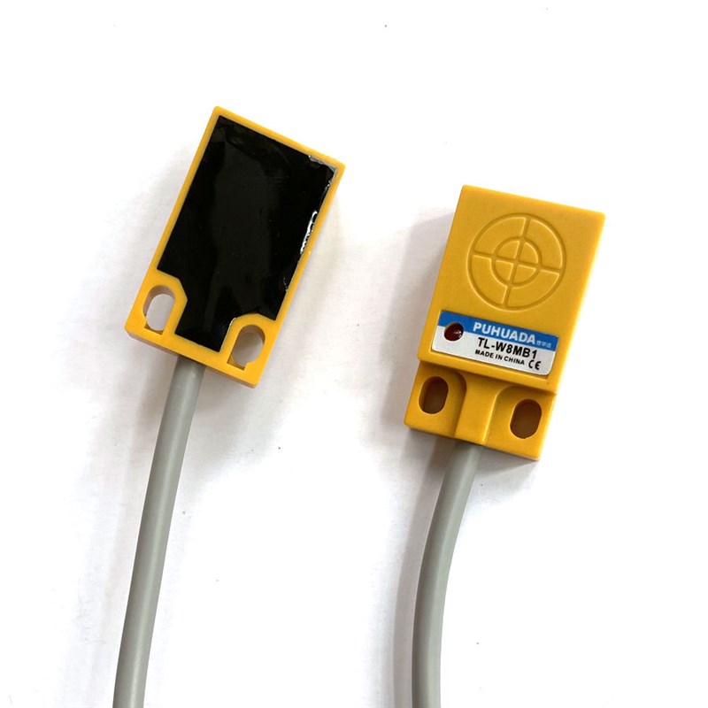 3线扁平方形e接近开关TL-W8MC1 C2 B1 B2金属感应远距离限位传感