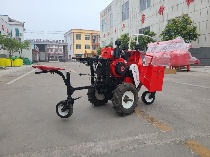 小型手扶一行玉米收获机柴油收割机全自动摘苞米机秸秆粉碎一体机