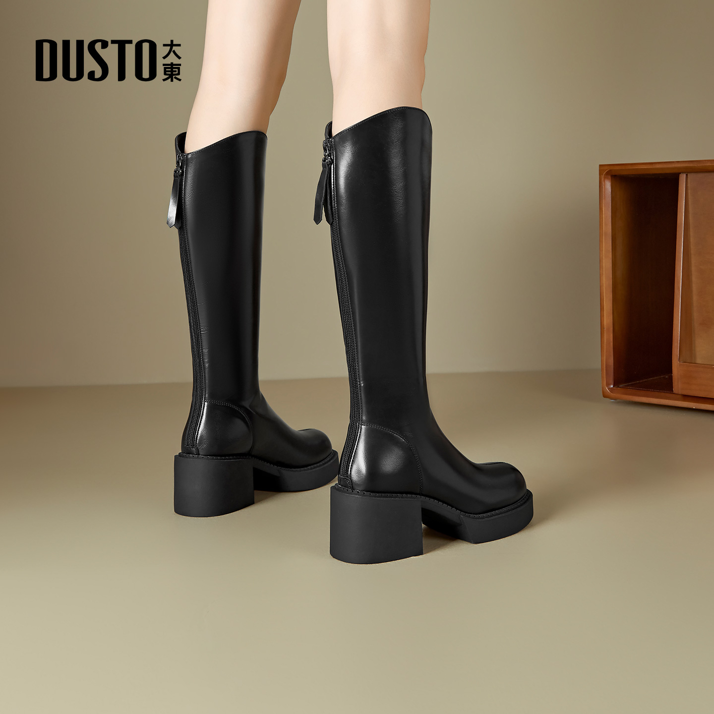 大东官方正品黑色粗跟高跟长筒靴