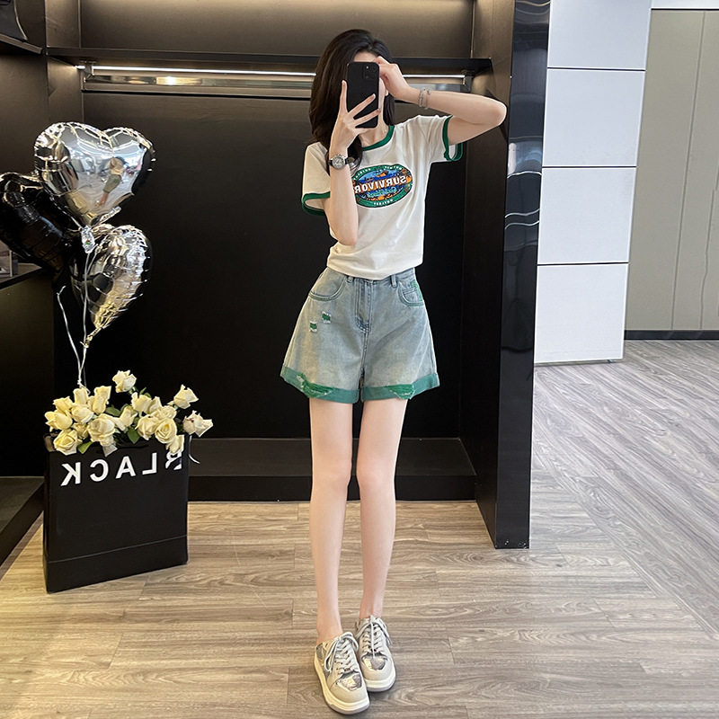 2026夏季新款女时尚休闲洋气高腰牛仔短裤短袖T恤多巴胺套装穿搭