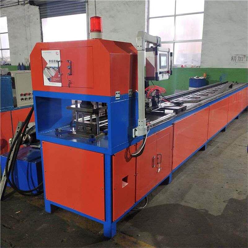 极速全自动方管爬架冲孔s机不锈钢防盗网钻孔机数控百叶窗打孔机