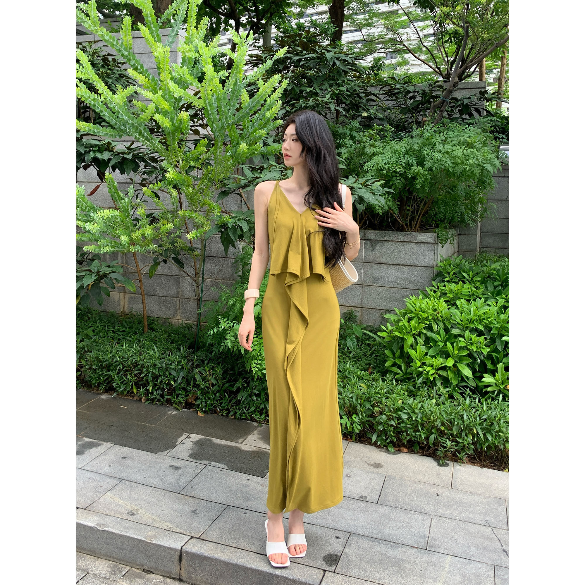 夏季显瘦吊带气质性感连衣裙
