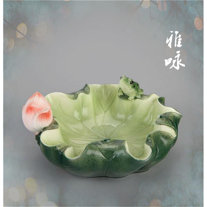 欧式客厅创意大号荷花陶瓷烟灰缸办公室书房笔洗个性家居摆件简约