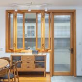 松木实木门联窗组合 多扇推拉左右折叠窗定制 松木原木折叠窗