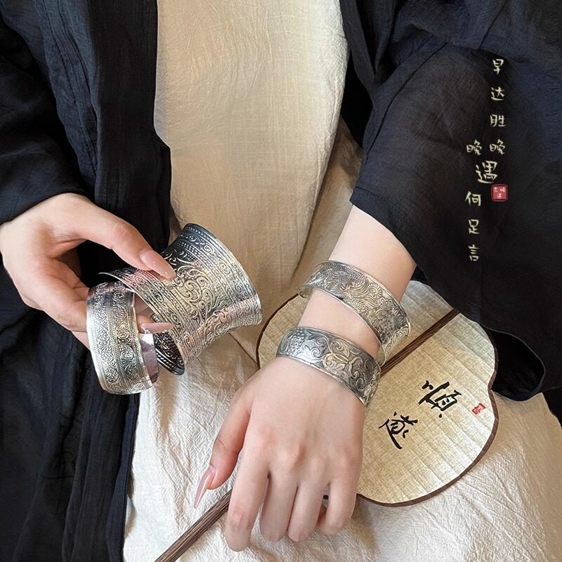 极速复古民族风纹银手镯欧t美雕花开口宽手环时尚个性苗银做旧古