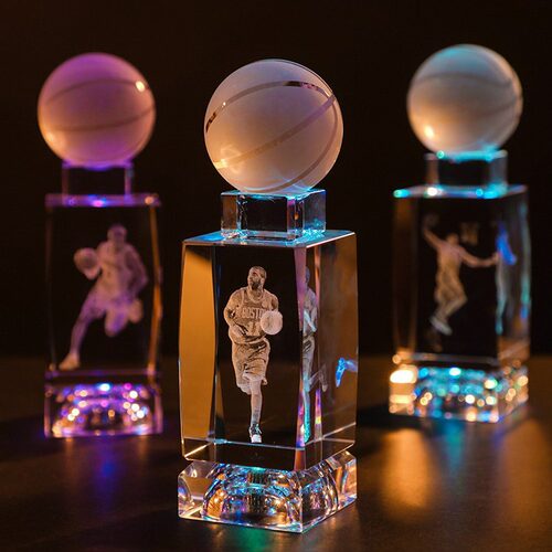 球星手办生日礼物科比艾弗森水晶球小夜灯发光木底座创意学生礼品