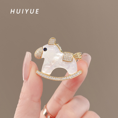 可爱小马胸针卡通设计感