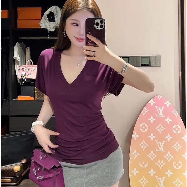 纯色简约百搭V领短袖T恤女新款