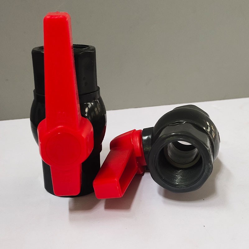 UPVC内螺纹球阀   DN15/20/25/B32/40/50/65塑料阀门 PVC内丝球阀