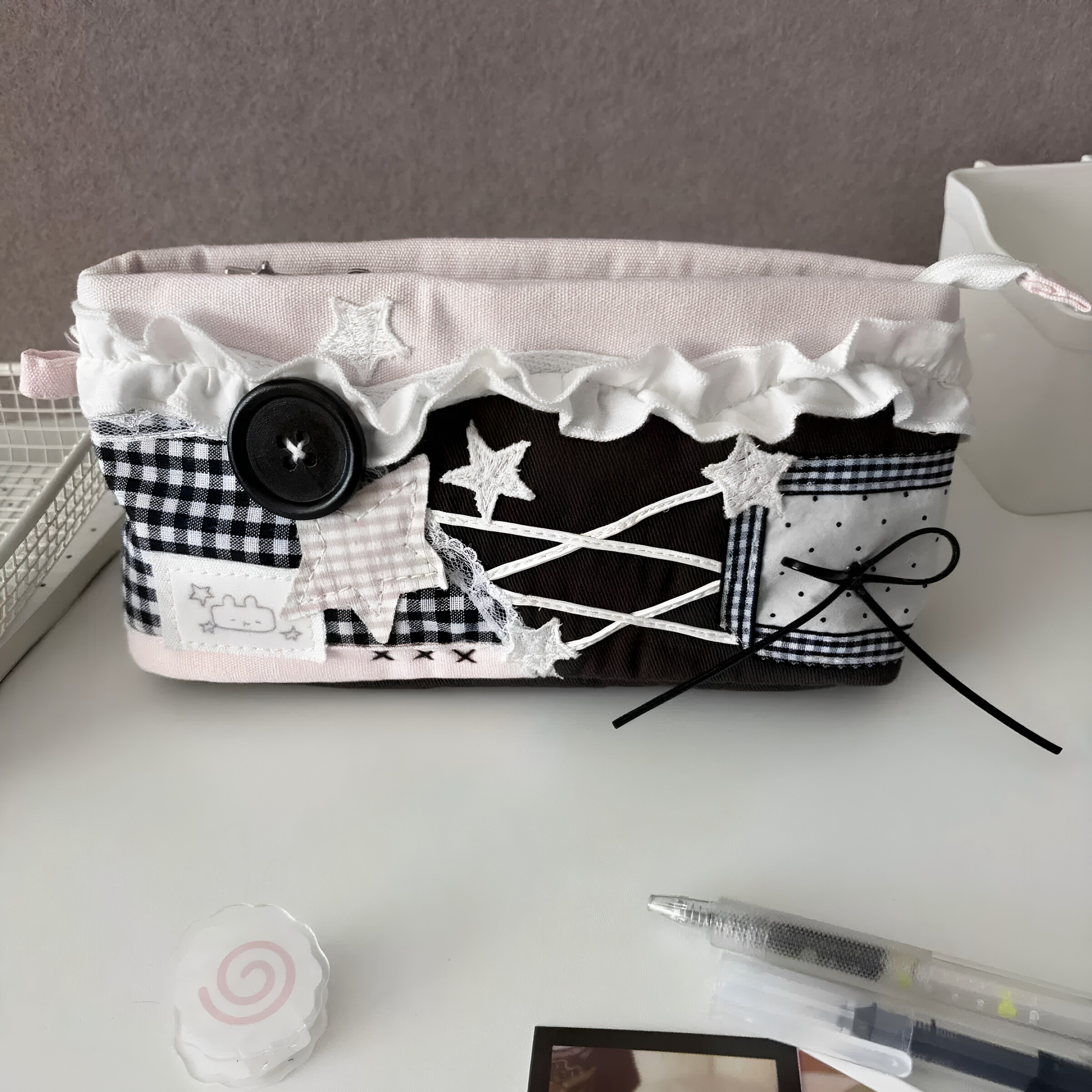甜美蕾丝边大容量学生笔袋高颜值