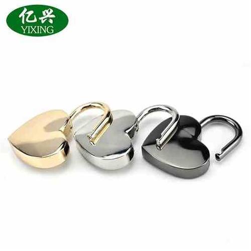 极速配件小挂锁i箱包五金迷你心形爱心锁金色迷你挂锁搭扣浅装饰