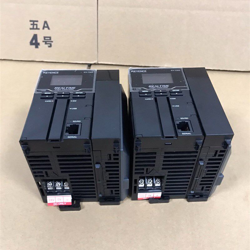 极速《议价》基恩士主机KV-7300 带KV-K7000C和结束盖 实物图