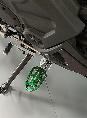 极速适用川崎versysX300VERSYS650异兽100Q0改装加大脚踏防滑加宽