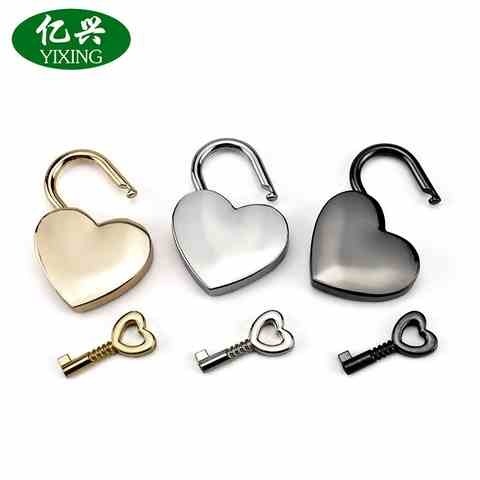 极速配件小挂锁箱l包五金迷你心形爱心锁金色迷你挂锁搭扣浅装饰