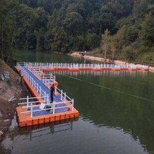 塑料浮筒码头水上浮筒钓鱼平台高承载力组装灵活性高游艇停靠码头