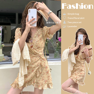 速发海边度假V领穿泡袖黄色碎花连衣裙子夏季小众设计辣妹泡搭短
