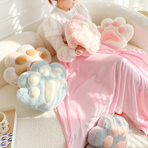 速发可爱猫爪办枕室抱枕被子两用车一靠公空调毯子三合载车用枕头