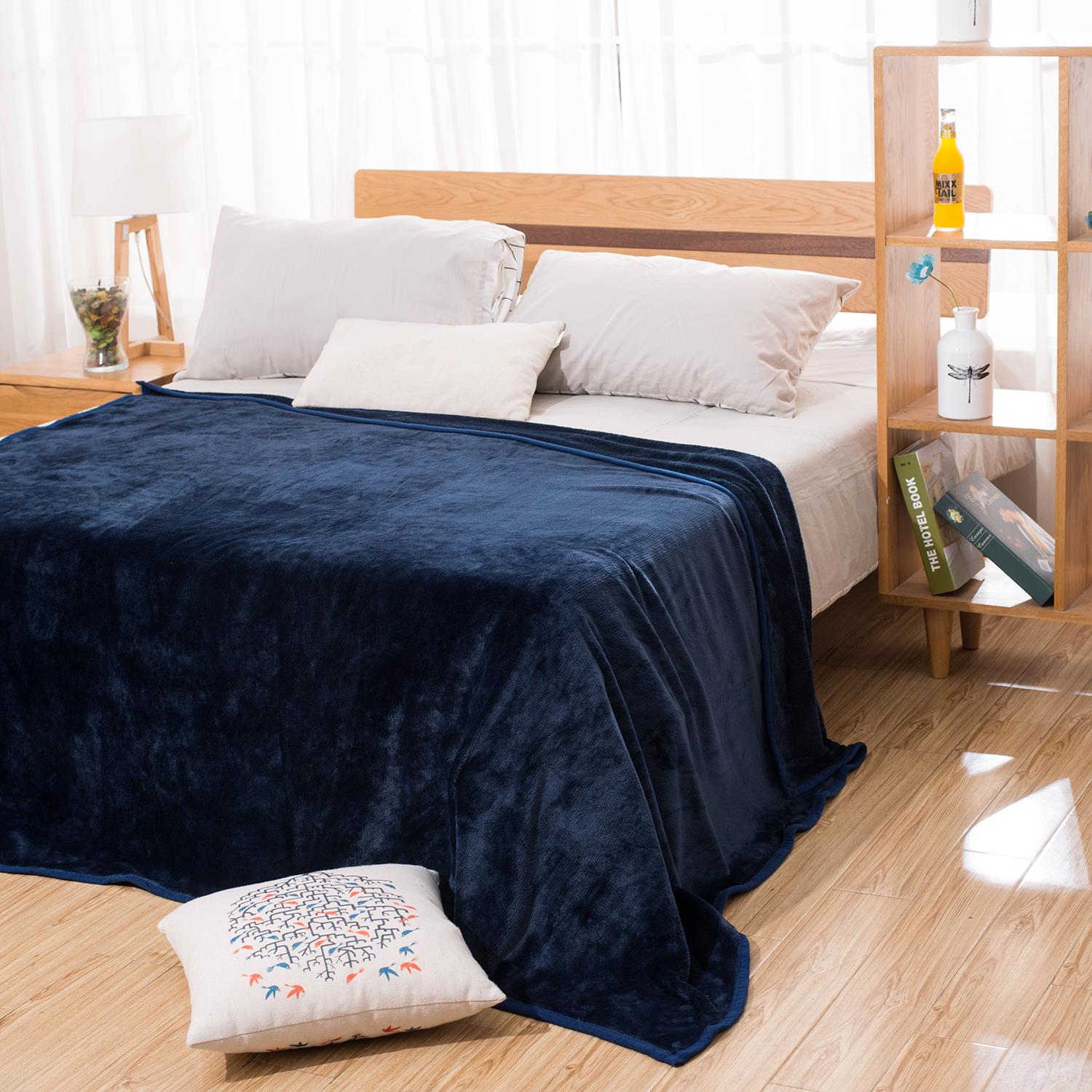 秋冬珊瑚绒毯子法兰绒床单加厚办公室空调午睡小毛毯被子沙发盖毯