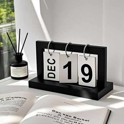 2025新款创意翻页日历摆件ins台历简约高级感小众办公桌面装饰品