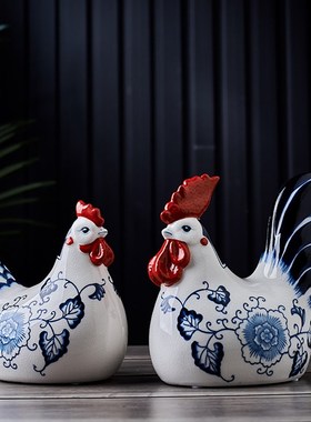 热销生肖鸡摆件新中式鸿s运当头电视柜家居装饰客厅装饰品青花瓷