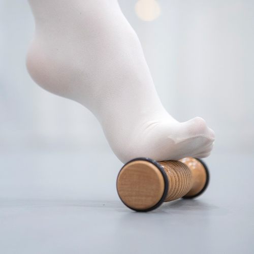 速发Tro舞蹈脚底按摩体操瑜伽足底足摩腿放松尖蕾木制按芭棒滚轴