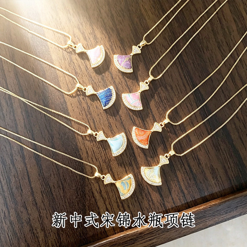宋锦水瓶项链微镶锆石铜镀18k真金吊坠手工贴布锁骨链新中式项链