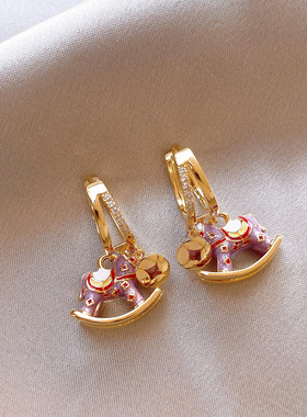 本命年微镶c圈紫色小马钱币耳扣女小众设计感耳环轻奢耳饰品