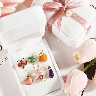 精致生日礼物女生闺蜜送同学老师高级感小女孩18岁可爱胸针圣诞节