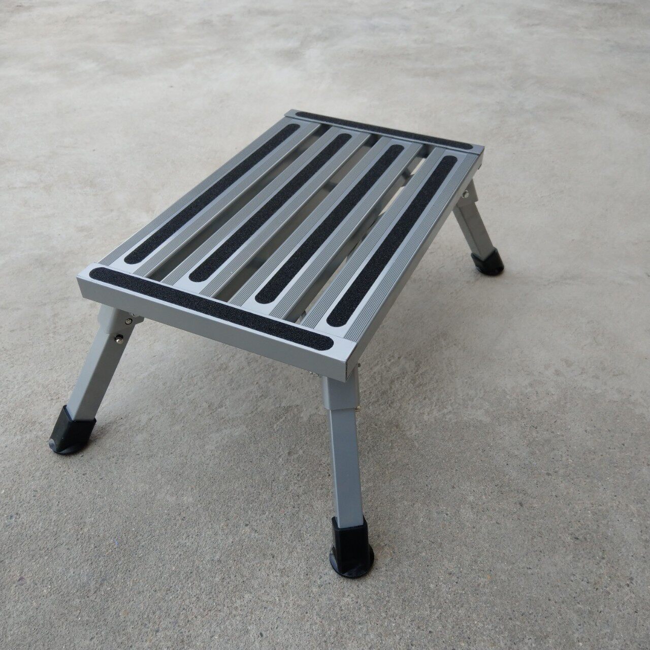 铝合金灰色房车凳子折叠腿脚凳子一步梯台面48X30cm高22cm小椅子