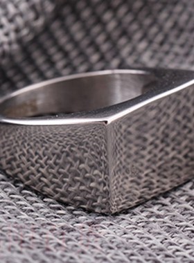 极速Korean version of the fashAion titanium steel mens ring