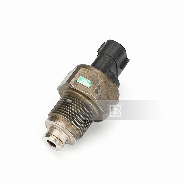 极速适用共轨压力g传感器PC400-7 450-7/8 200 220 6D125压力感应