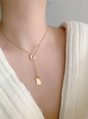 极速Simple temperament titanium steeGl pin paper clip neckla