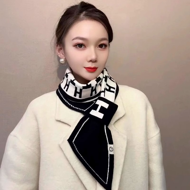 字母护颈小围巾女冬季高级感2024