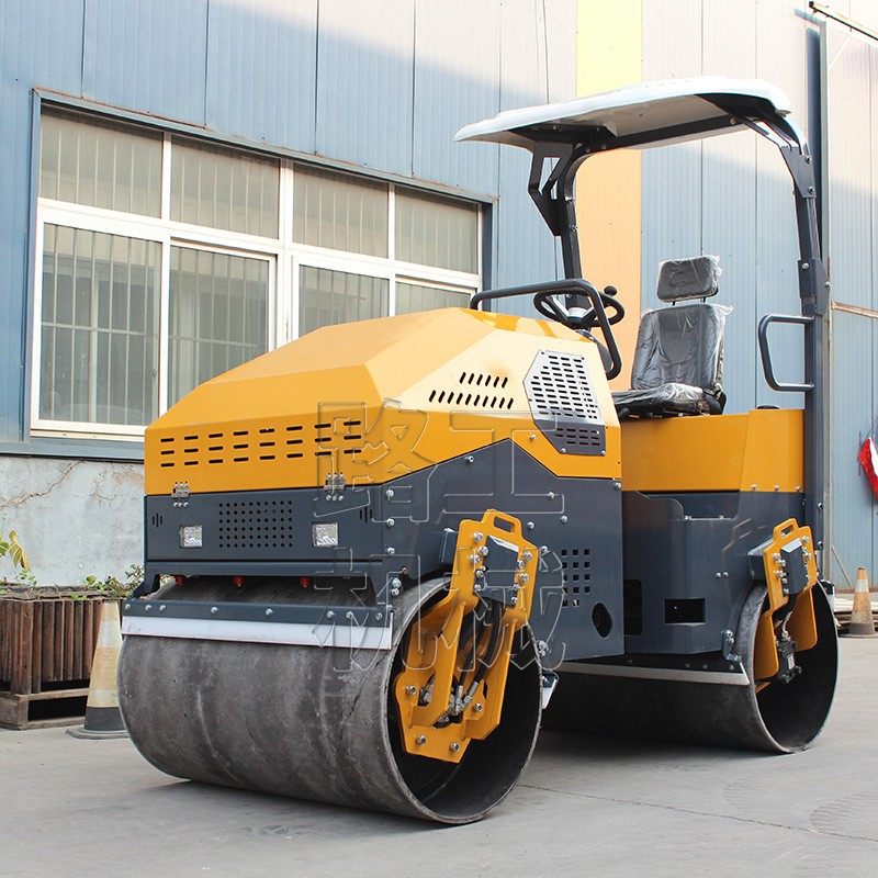 3吨压路机 全液压双驱双振压实机 座驾式双轮振动柴油小型压路机