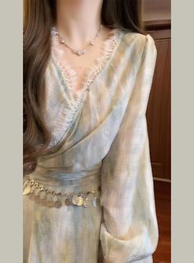 法式v领蕾丝拼接绿色长袖连衣裙子女2025新款开春季穿搭套装长裙