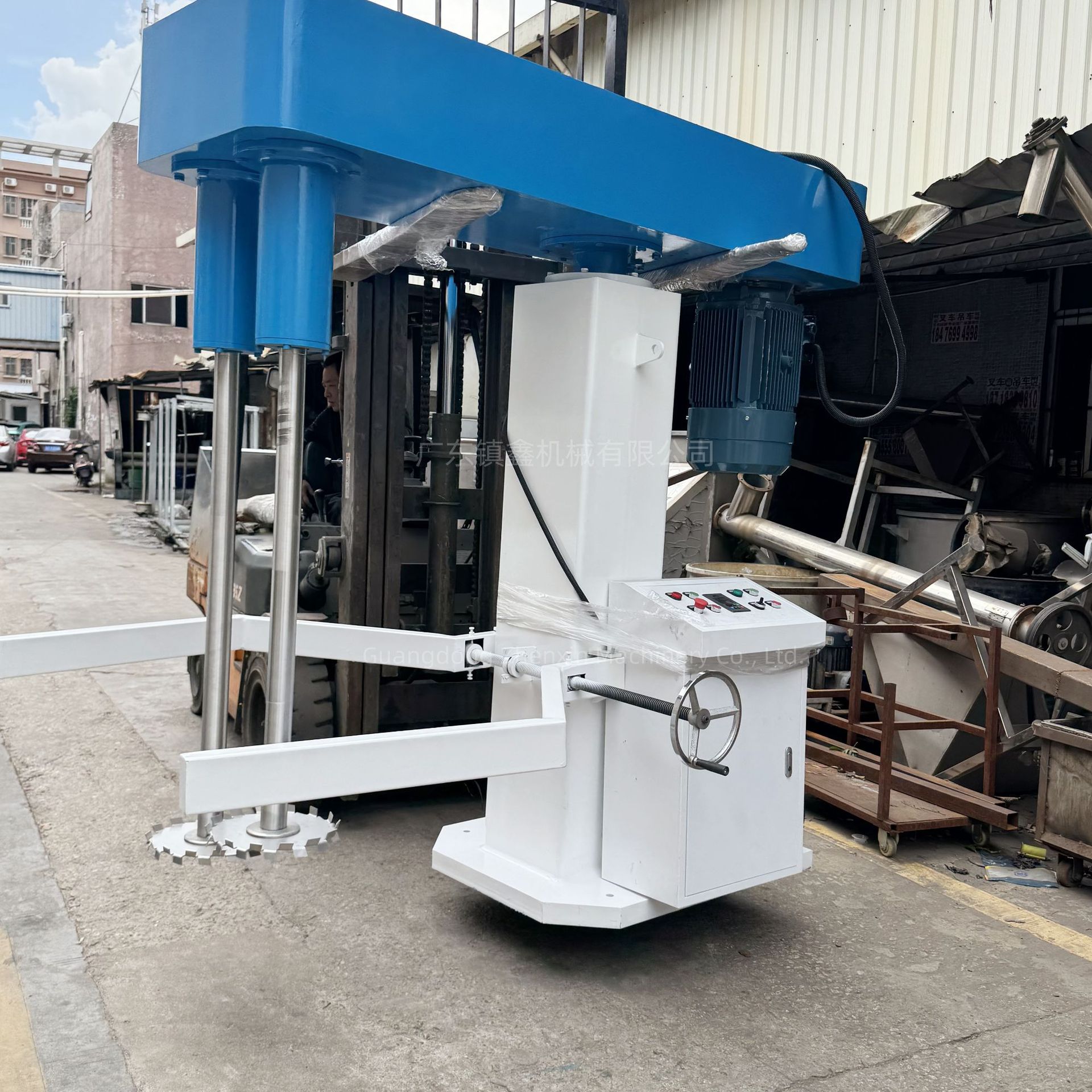 1.5-7.5KW搅拌器 水溶性防锈剂搅拌桶 定制油漆涂料液压分散机